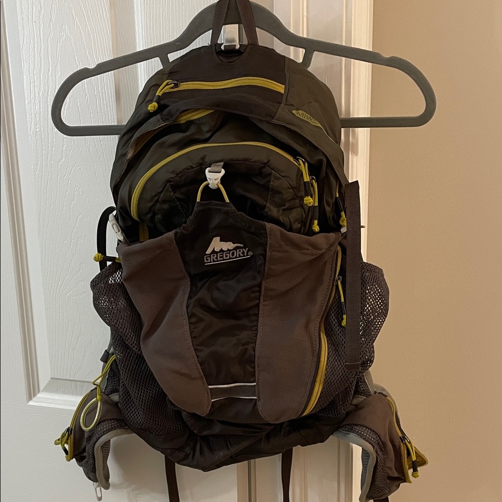 Gregory Miwok 22 Backpack in Grey